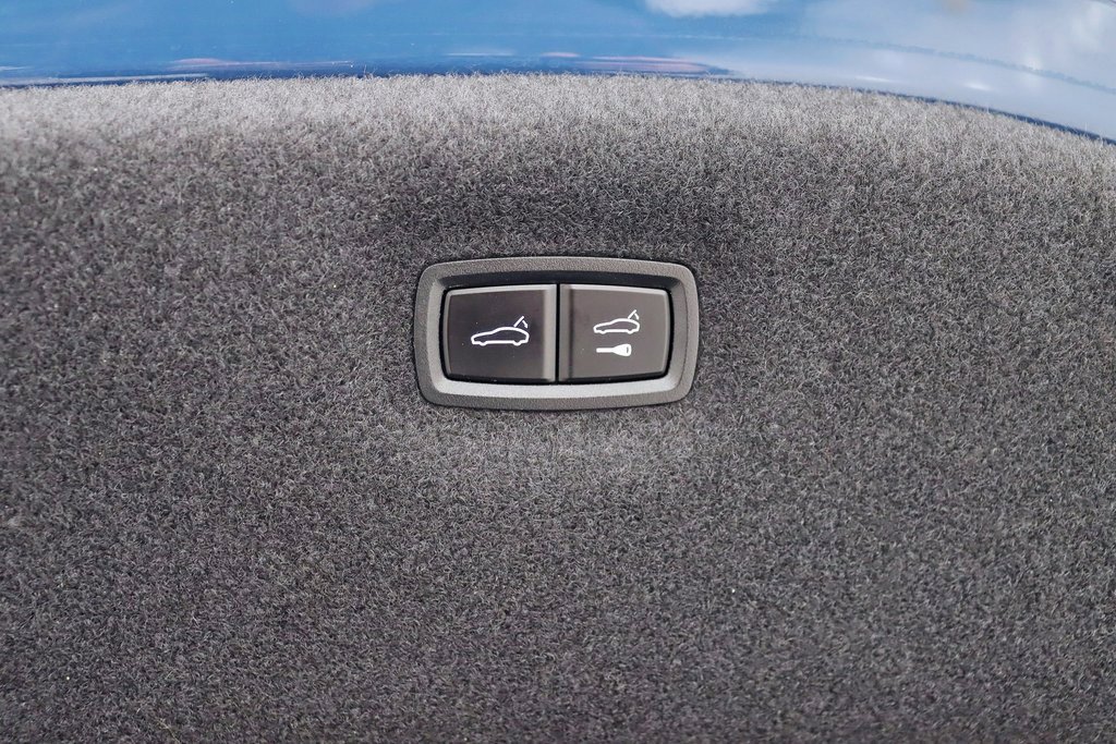 Used 2021 Porsche Taycan 4S image 40