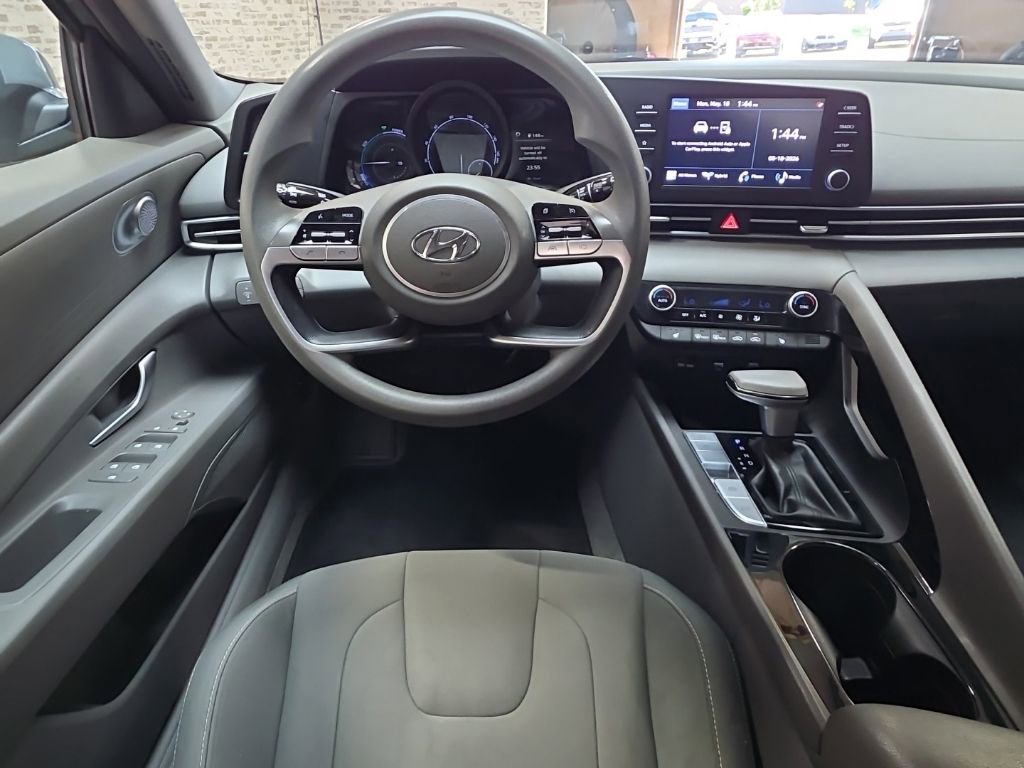 Used 2022 Hyundai Elantra Blue FWD image 13