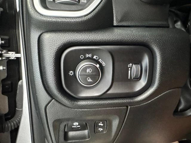 Used 2022 RAM 1500 Big Horn AWD/4WD image 35