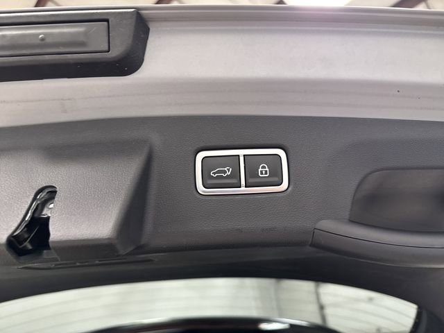 Used 2023 Kia Sorento SX Prestige image 16