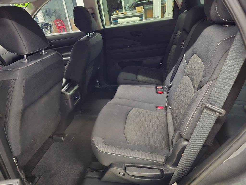 Used 2023 Nissan Pathfinder S FWD image 29