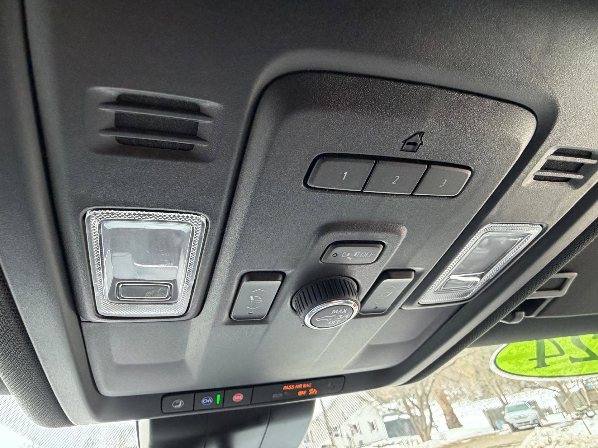 Used 2024 Chevrolet Suburban RST w/ Luxury Package image 39