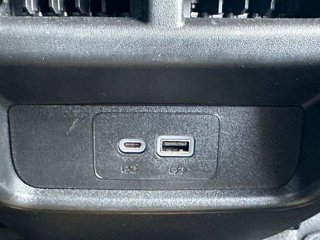 Certified 2023 Cadillac XT4 Premium Luxury image 18