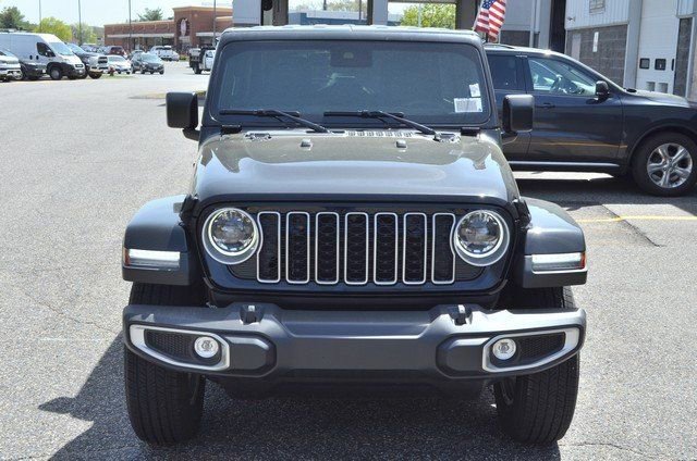 New 2025 Jeep Wrangler Sahara image 3