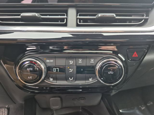 Used 2024 Chevrolet Trax RS w/ Sunroof Package image 22