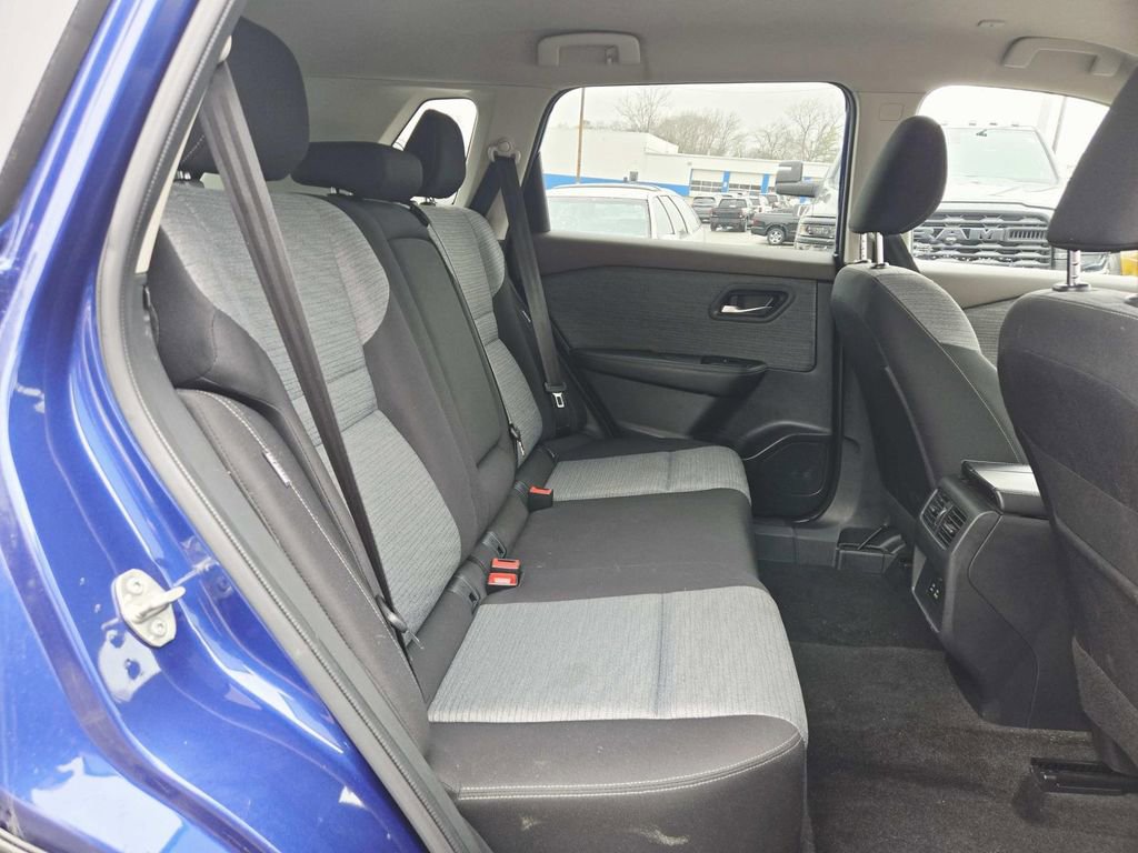 Used 2023 Nissan Rogue SV image 14