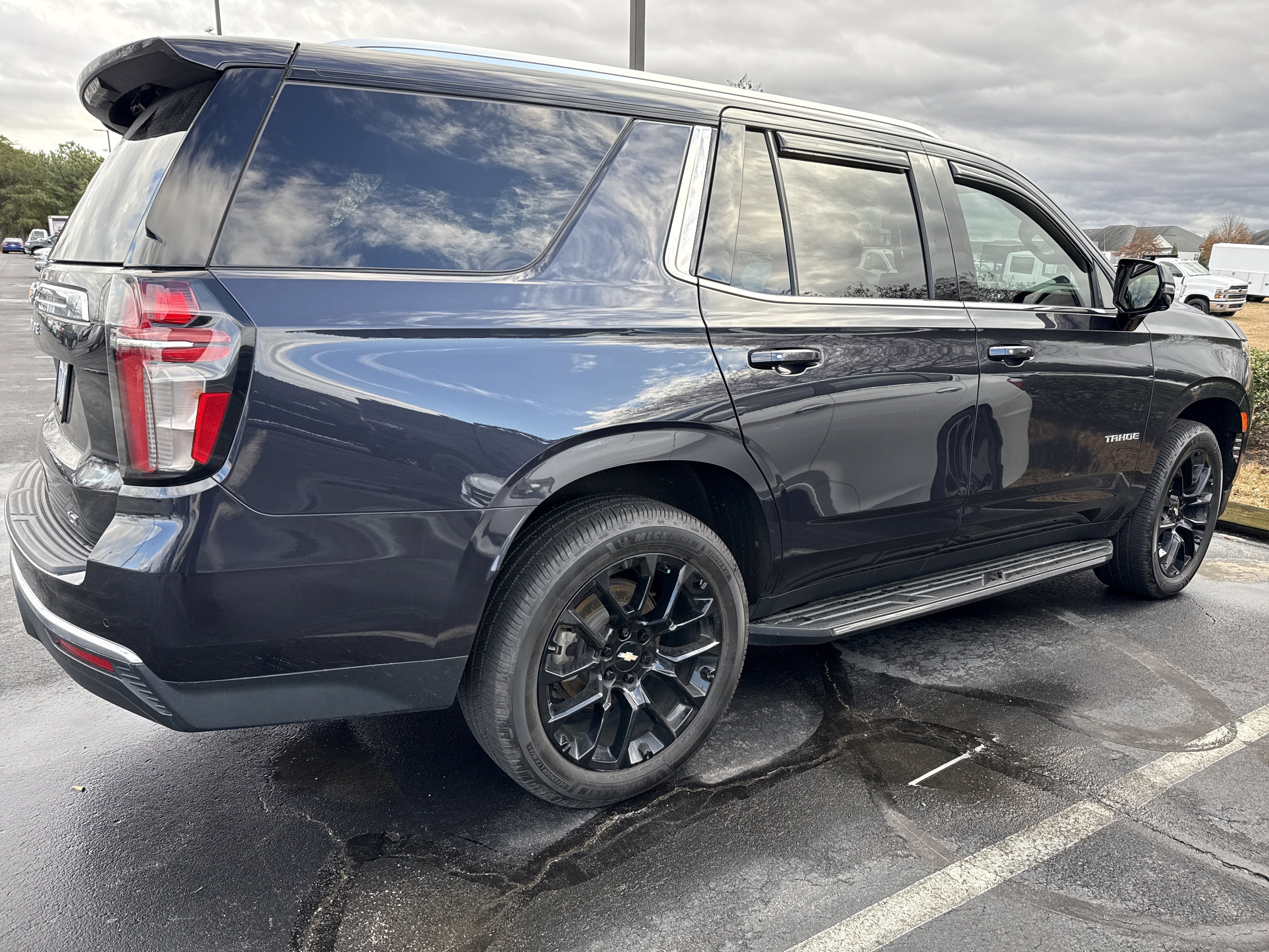 Used 2022 Chevrolet Tahoe LT w/ LT Signature Plus Package image 9