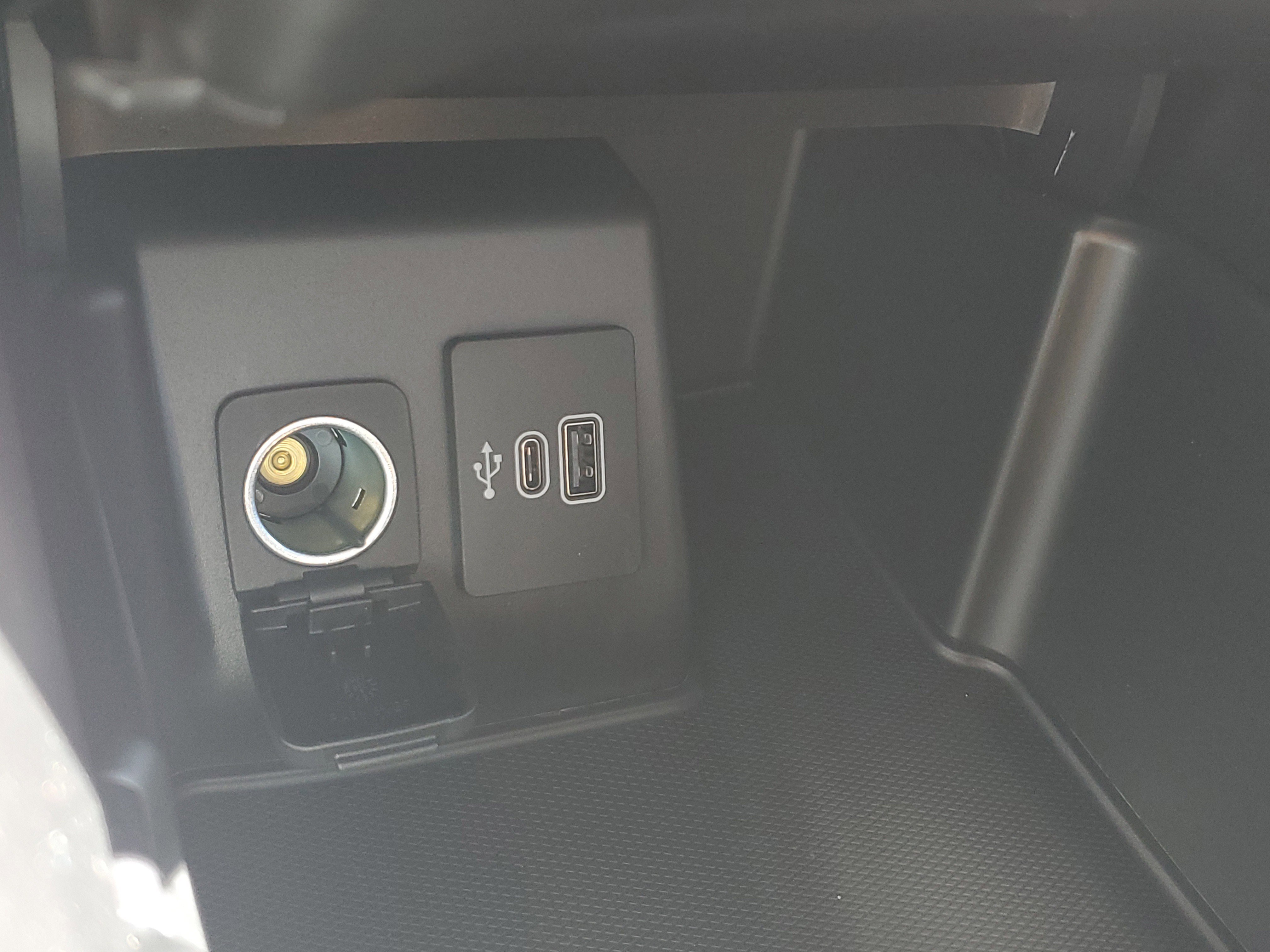 New 2025 Ford Explorer Active w/ Active Comfort Package image 29