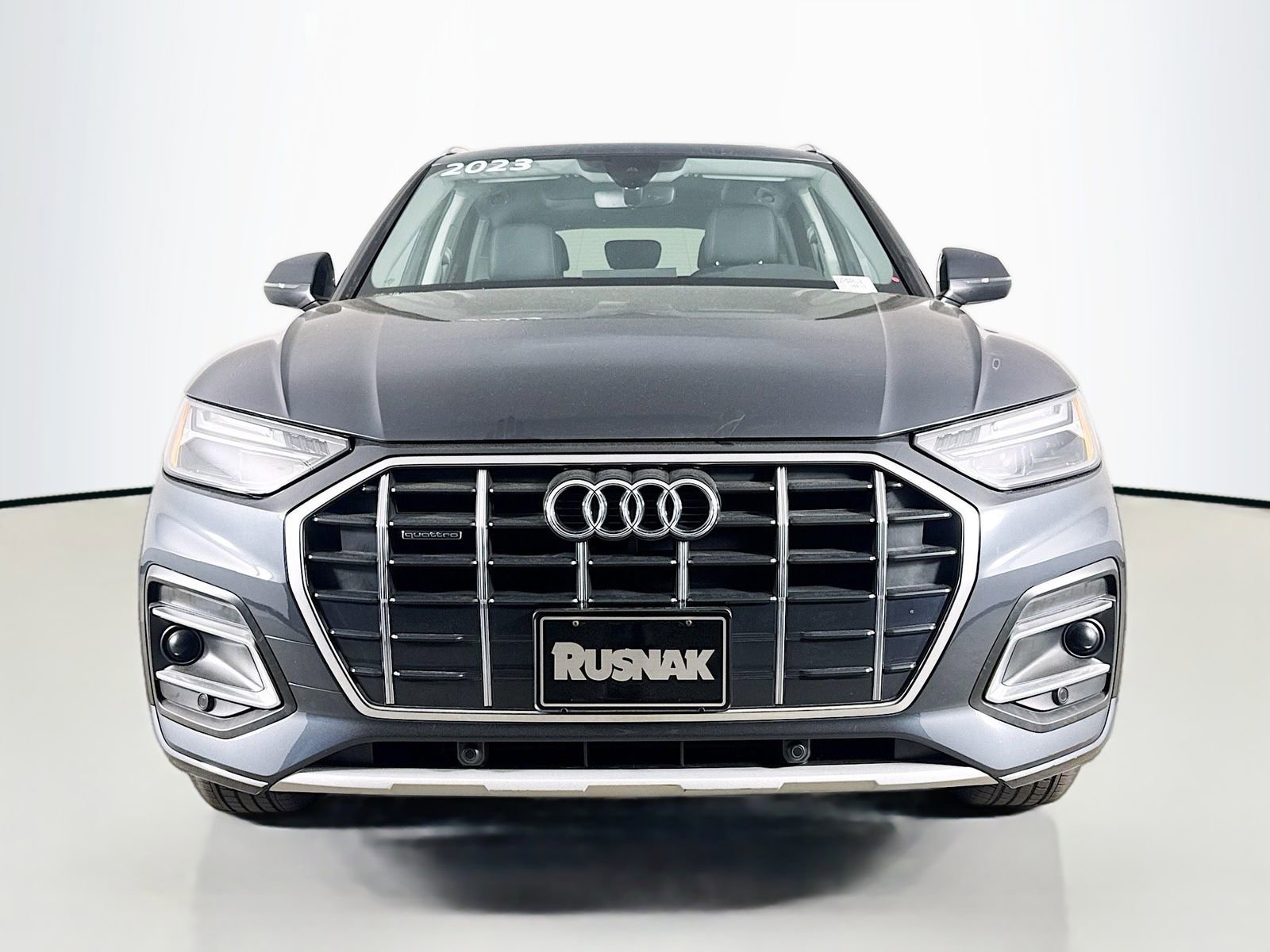 Used 2023 Audi Q5 2.0T Premium w/ Convenience Package image 2