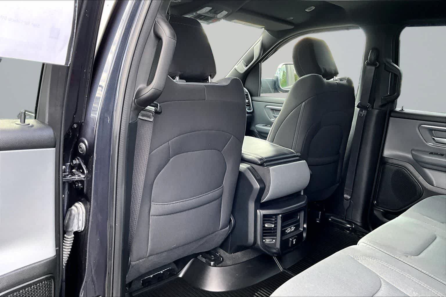 Used 2022 RAM 1500 Big Horn AWD/4WD image 12