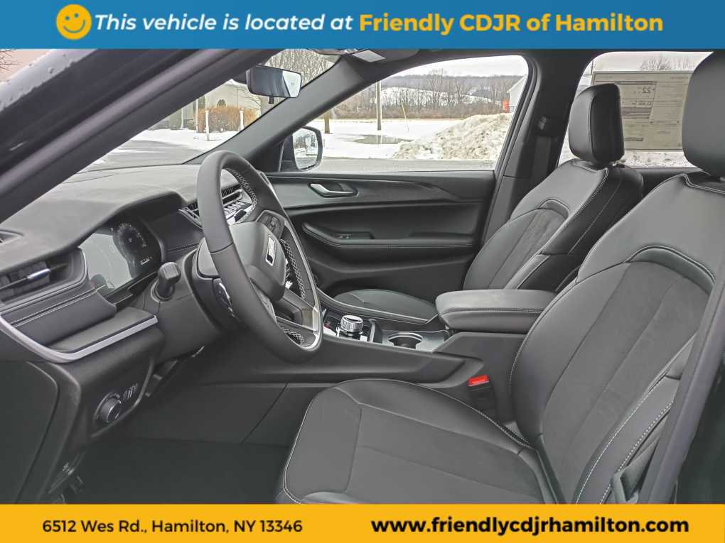 New 2025 Jeep Grand Cherokee Altitude image 11