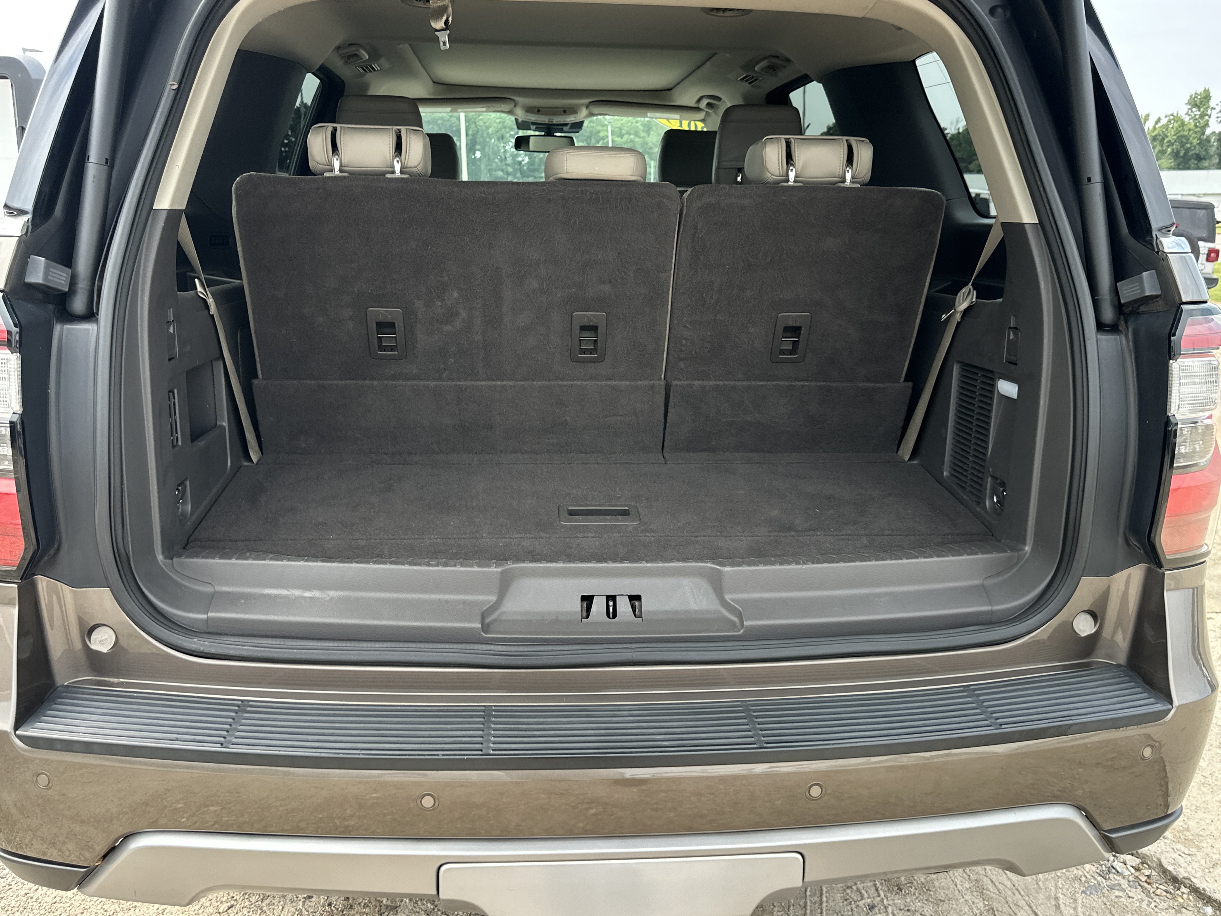 Used 2019 Ford Expedition Limited w/ Equipment Group 301A RWD image 20