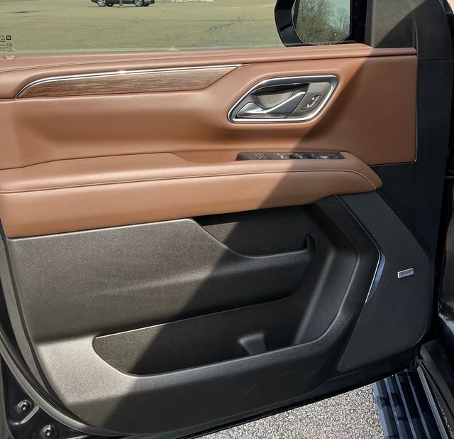 Used 2023 Chevrolet Tahoe High Country w/ Premium Package 2 image 5