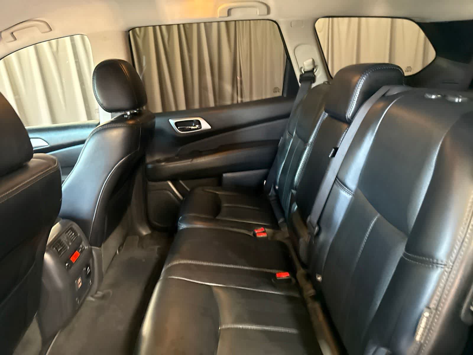 Used 2018 Nissan Pathfinder SL w/ Midnight Edition Package FWD image 15