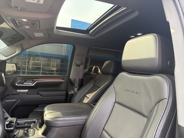 Used 2025 GMC Sierra 1500 Denali w/ Denali Reserve Package image 12