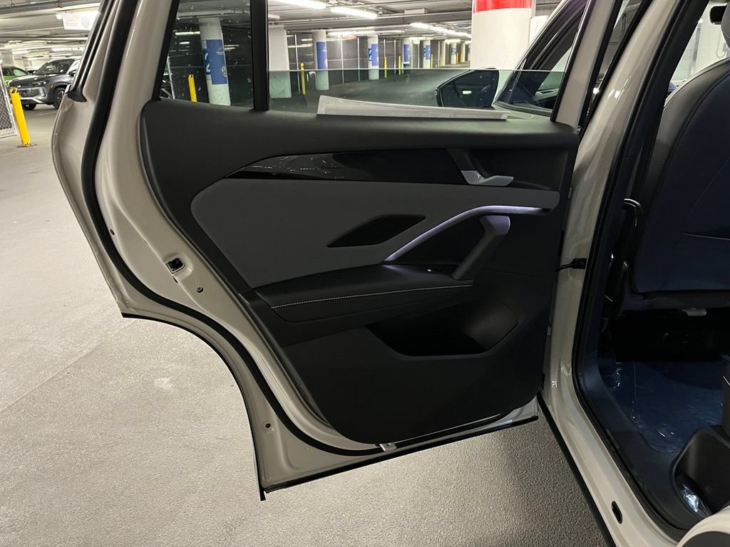 New 2026 Volkswagen Tiguan SE R-Line AWD/4WD image 21