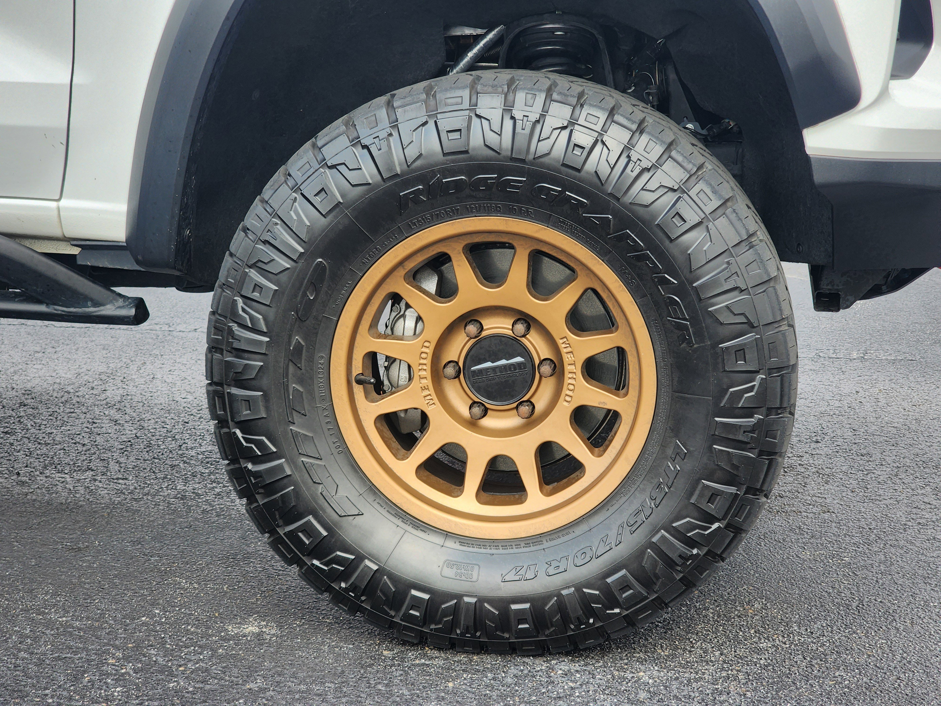 Used 2024 Chevrolet Colorado ZR2 w/ Technology Package image 6