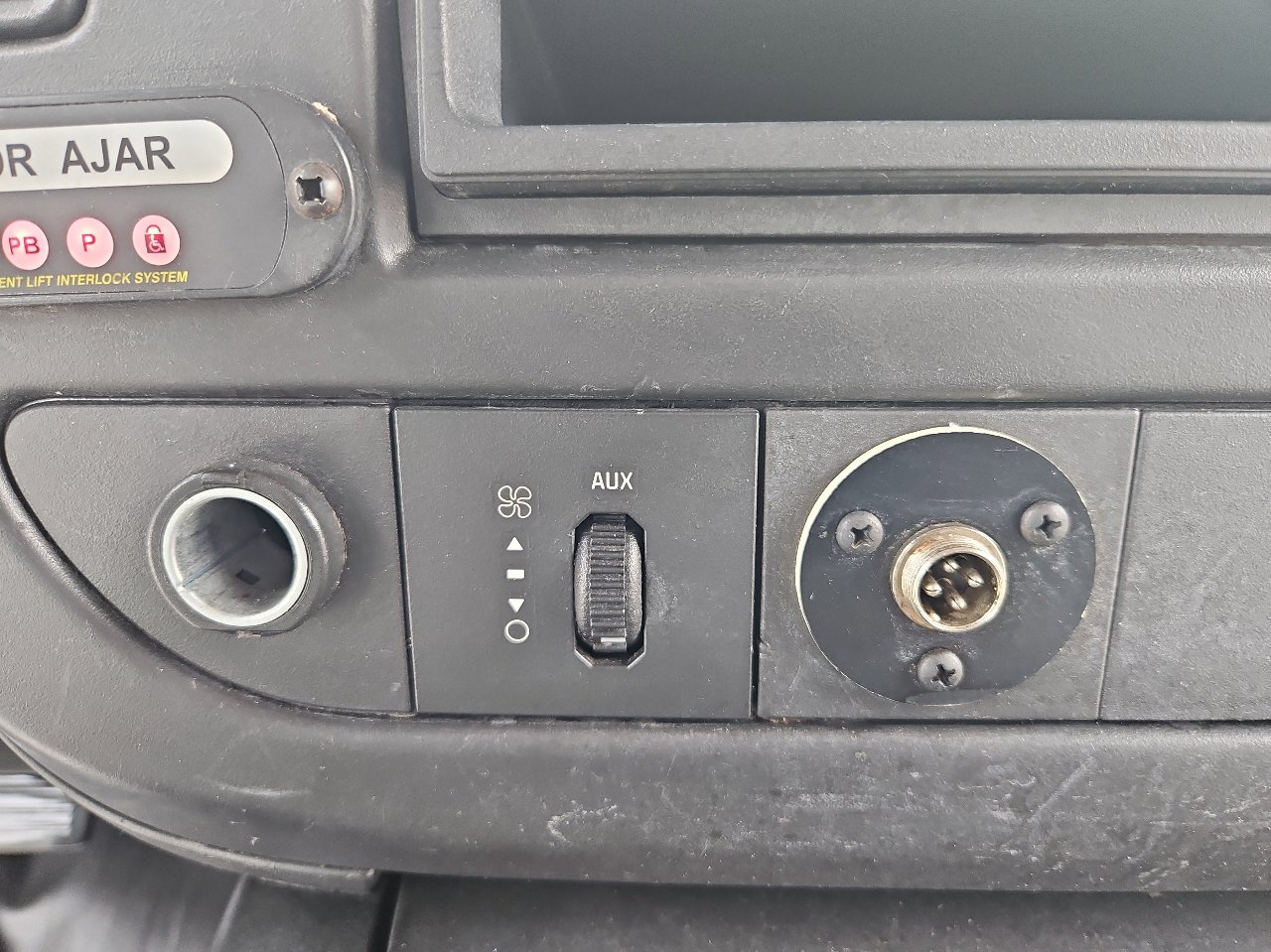 Used 2015 Chevrolet Express 3500 w/ Shuttle Bus Package RWD image 38