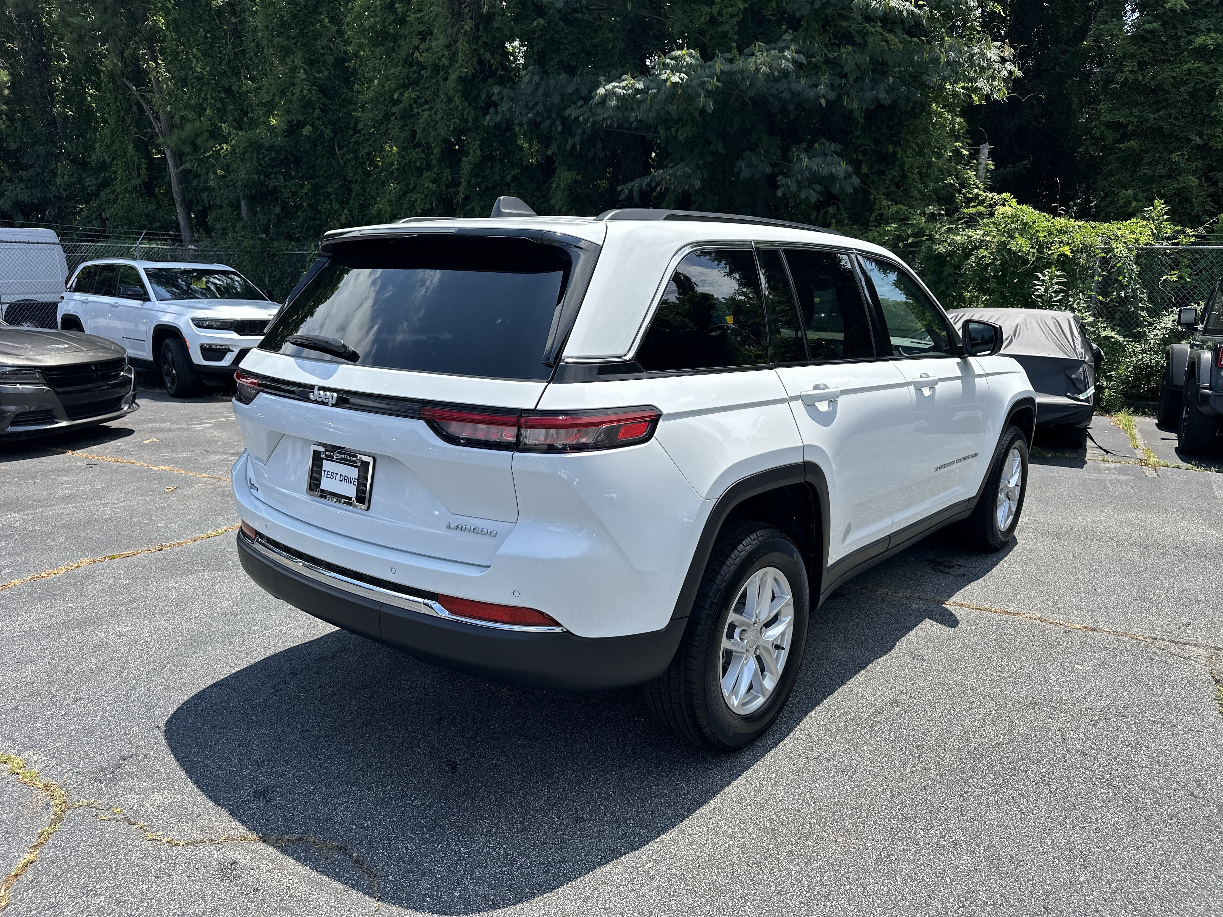 New 2026 Jeep Grand Cherokee Laredo X RWD image 9