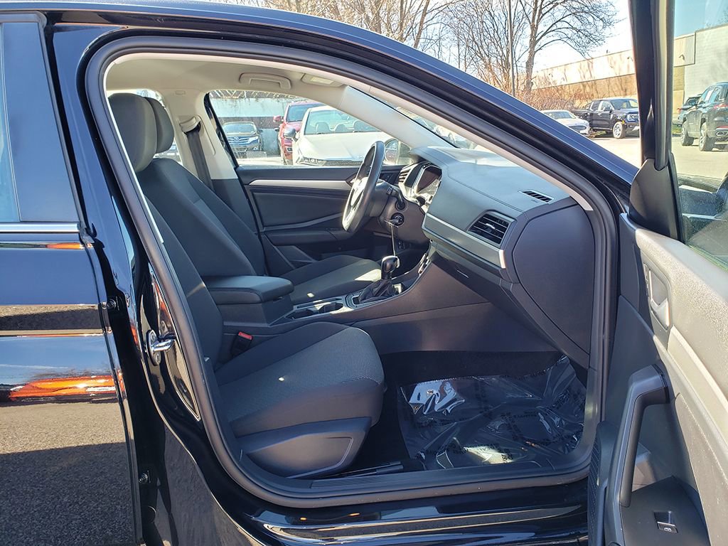 Used 2021 Volkswagen Jetta S w/ Driver Assistance Package image 19