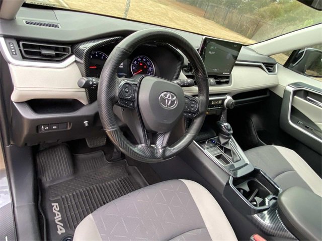 Used 2019 Toyota RAV4 XLE image 23