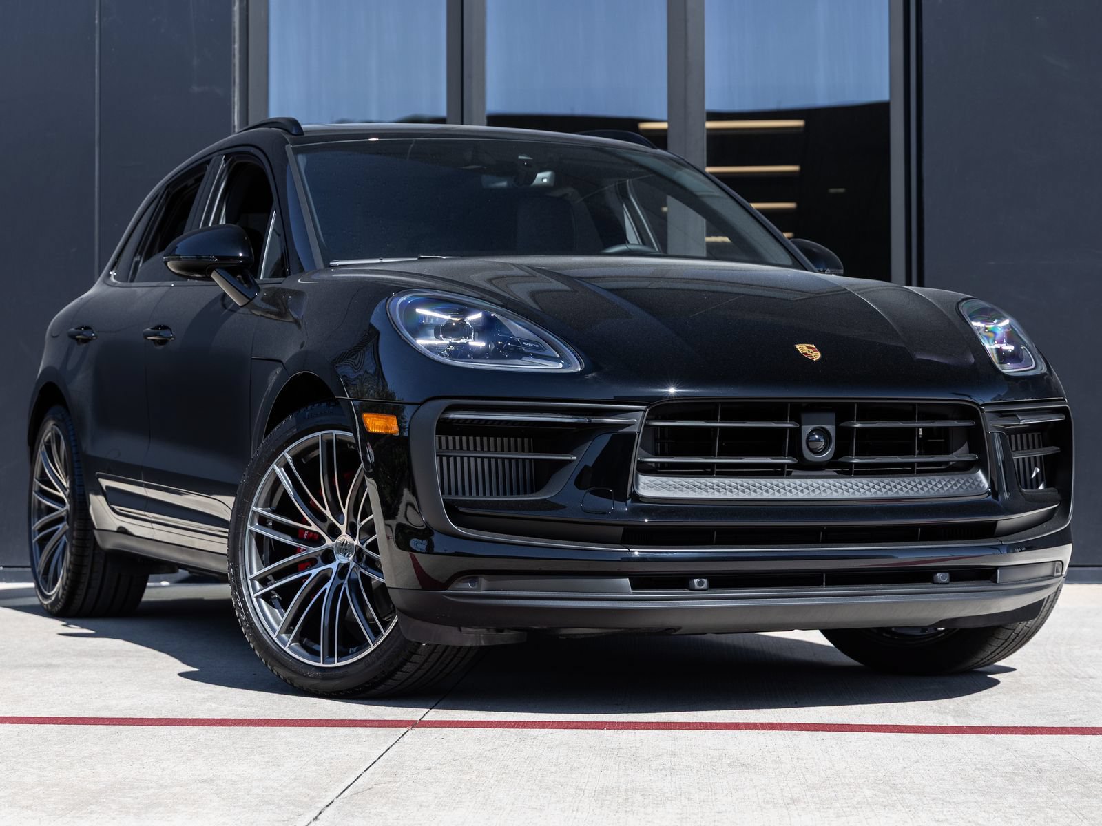 Certified 2026 Porsche Macan S AWD/4WD image 6