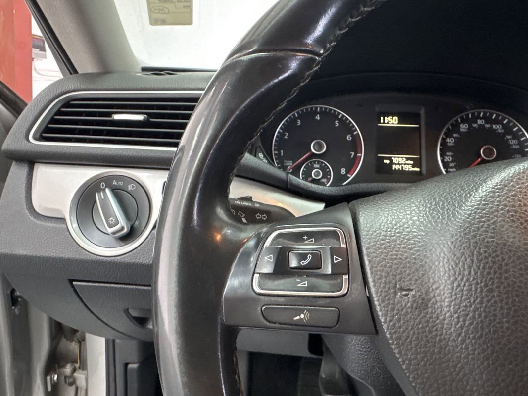 Used 2014 Volkswagen Passat 1.8T Wolfsburg Edition image 12