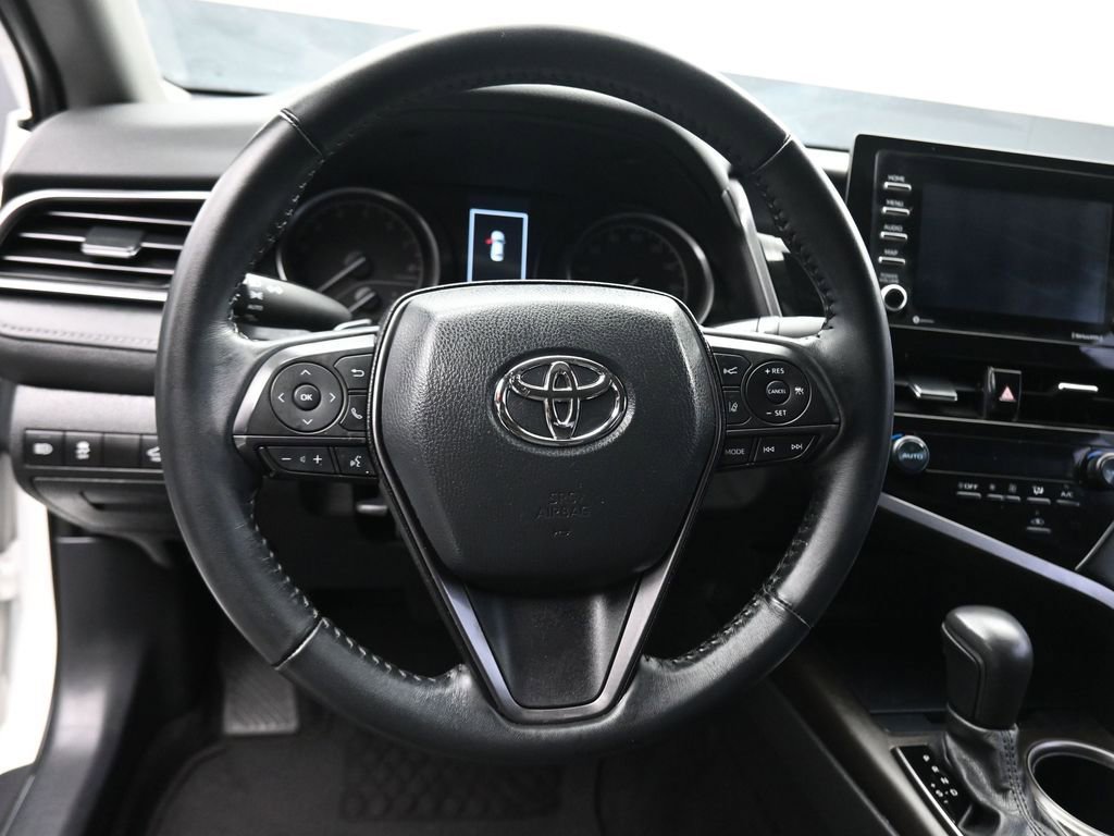 Used 2023 Toyota Camry SE image 14