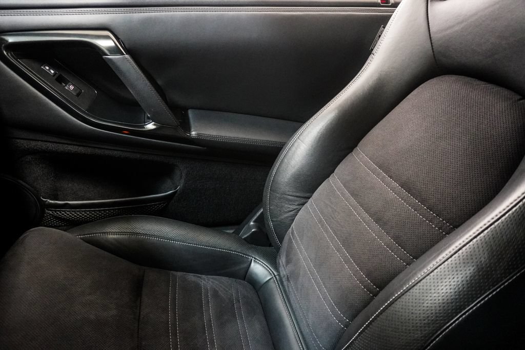 Used 2017 Nissan GT-R Premium AWD/4WD image 39