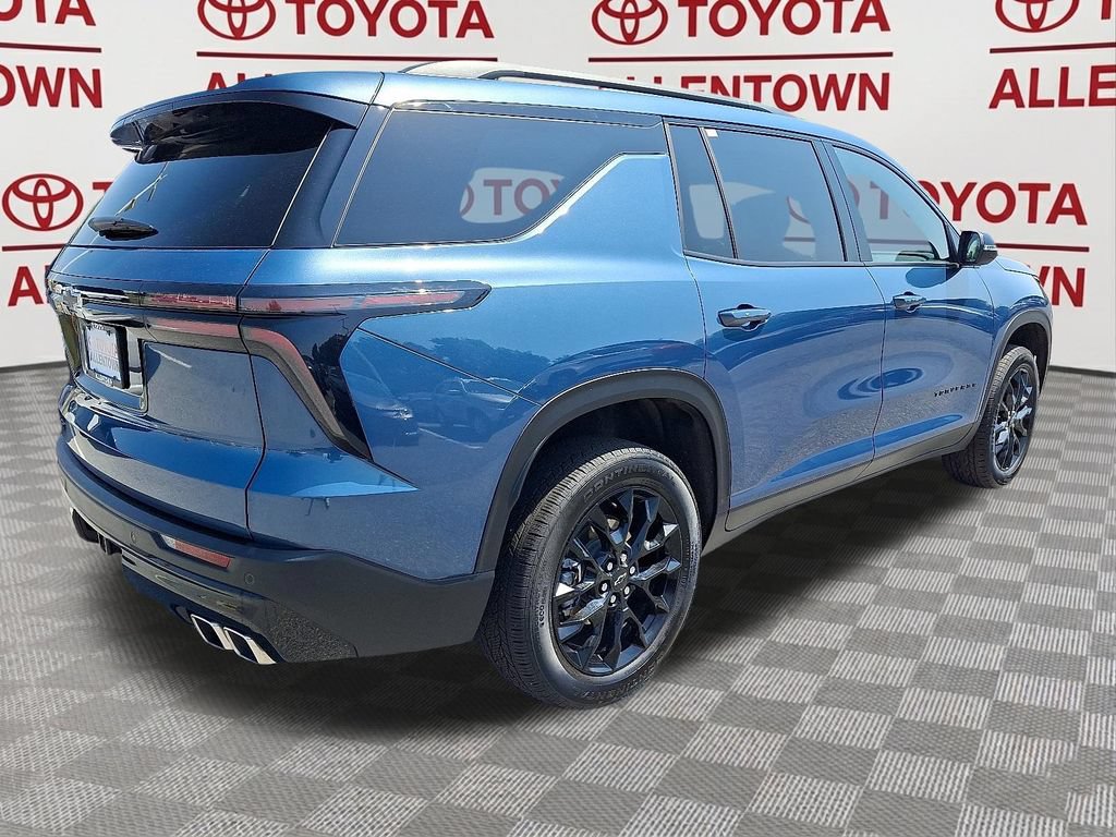 Used 2025 Chevrolet Traverse LT w/ Midnight/Sport Edition AWD/4WD image 7