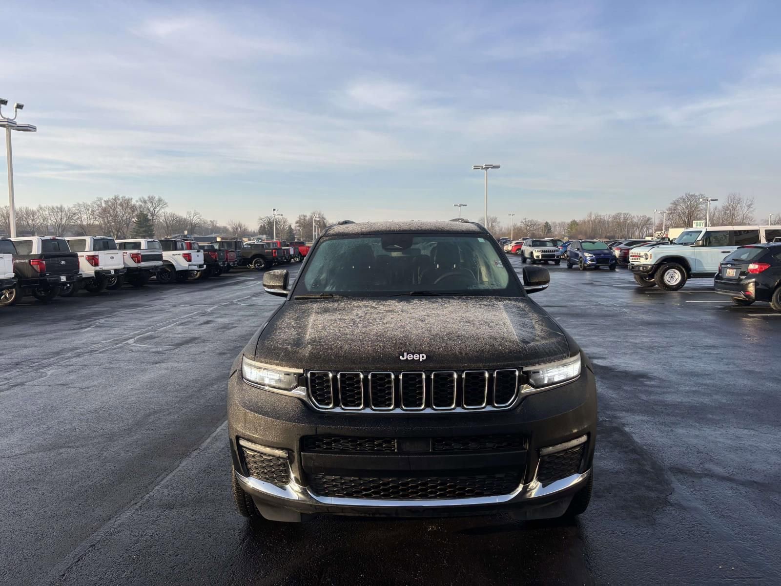 Used 2023 Jeep Grand Cherokee L Limited image 2