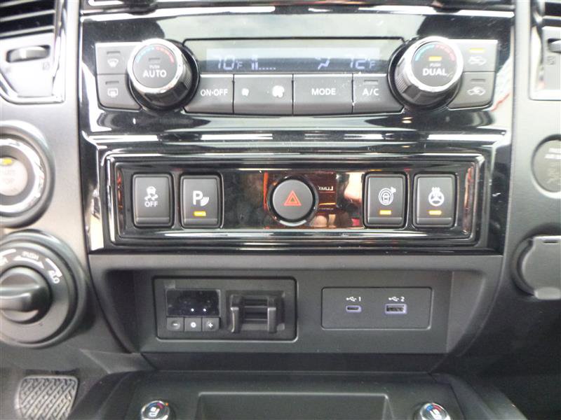 Used 2024 Nissan Titan PRO-4X w/ Pro-4x Convenience Package image 16