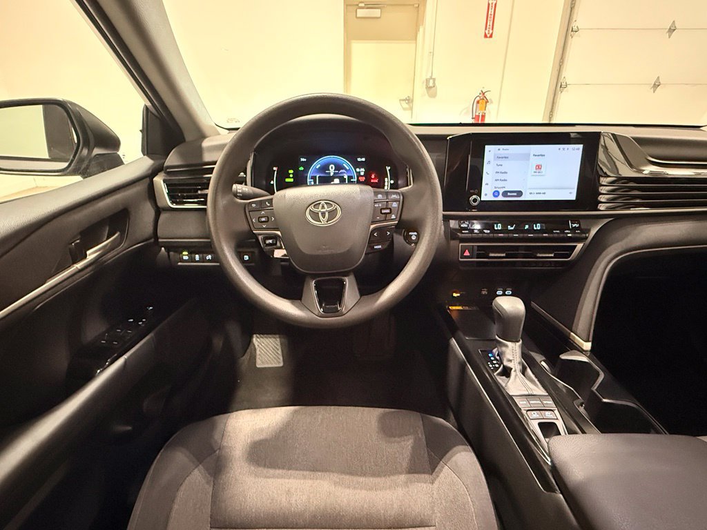 Used 2025 Toyota Camry LE FWD image 26