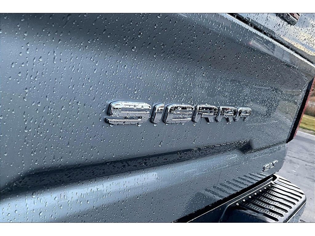 New 2025 GMC Sierra 3500 SLT w/ SLT Premium Package image 9