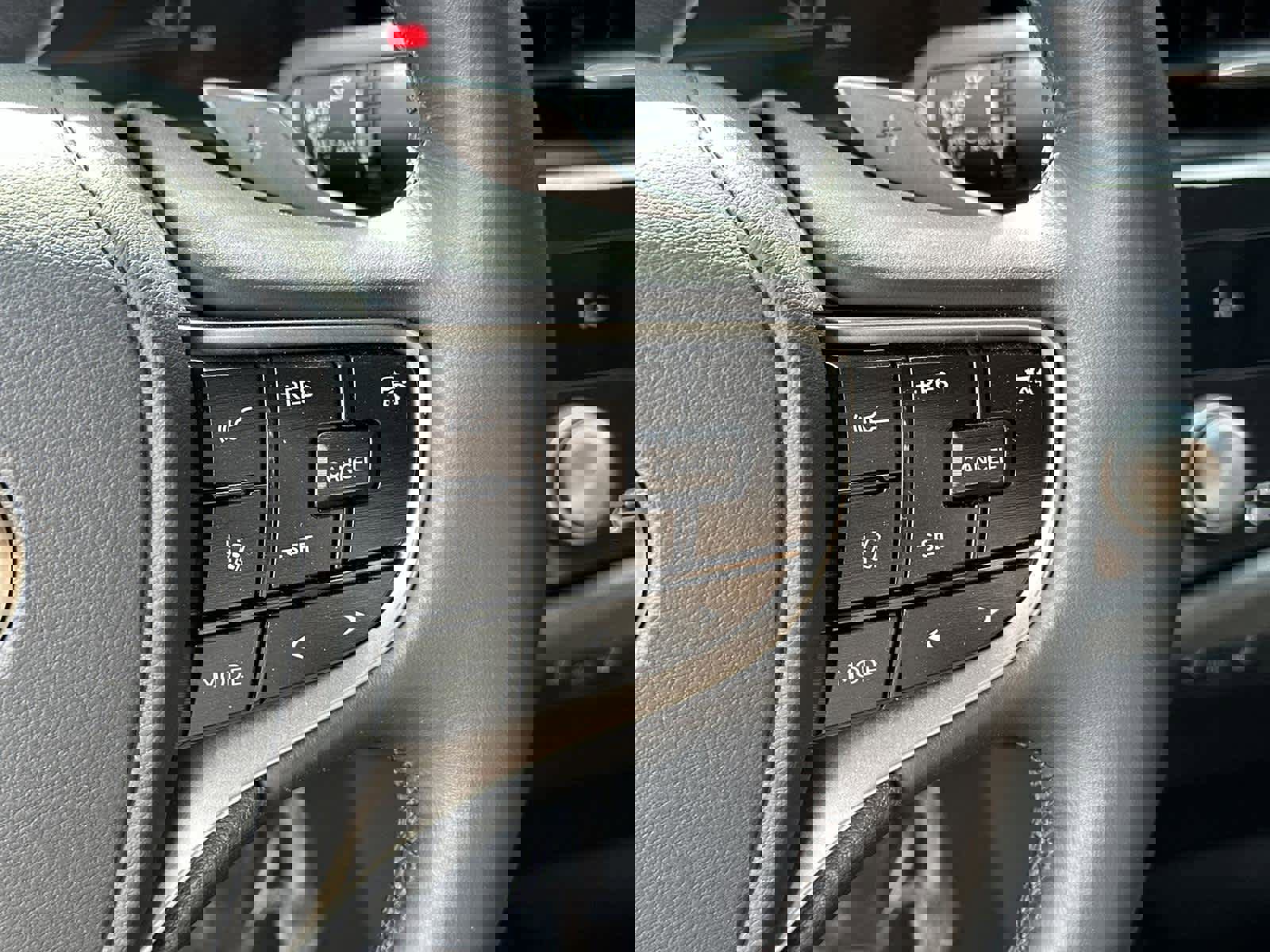 Used 2024 Lexus ES 300h w/ Premium Package image 25