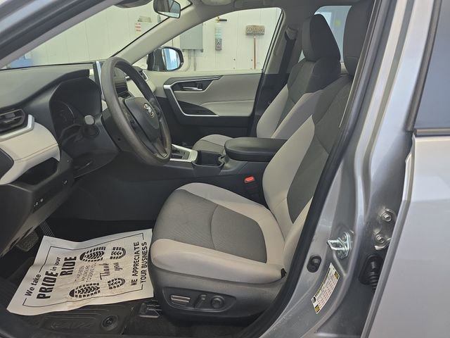 Used 2025 Toyota RAV4 XLE image 9