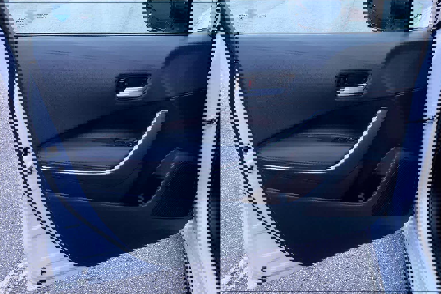 Used 2025 Toyota Corolla SE image 21