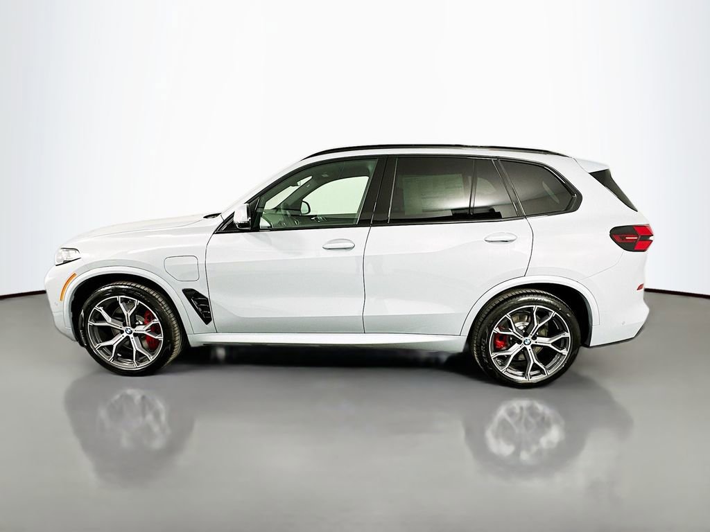 New 2026 BMW X5 xDrive50e w/ M Sport Package AWD/4WD image 8
