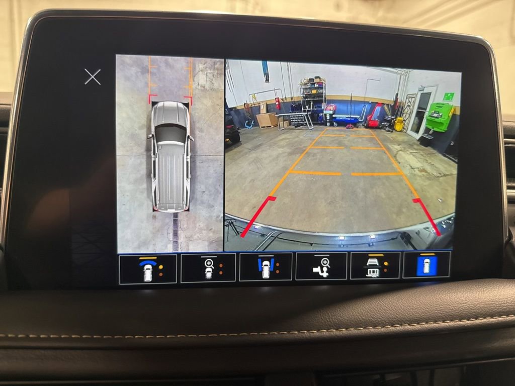 Used 2022 GMC Yukon XL SLT w/ SLT Luxury Package image 30