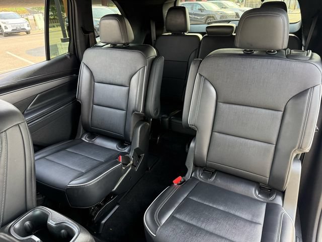 Used 2025 Buick Enclave Preferred AWD/4WD image 27