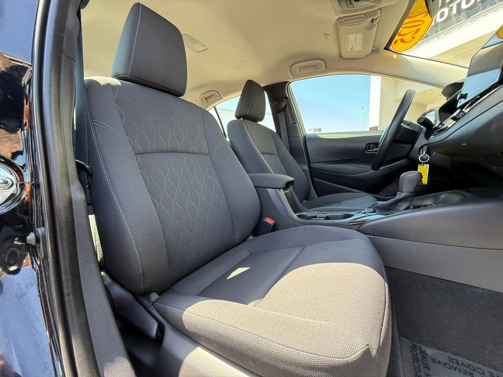 Used 2025 Toyota Corolla LE FWD image 16
