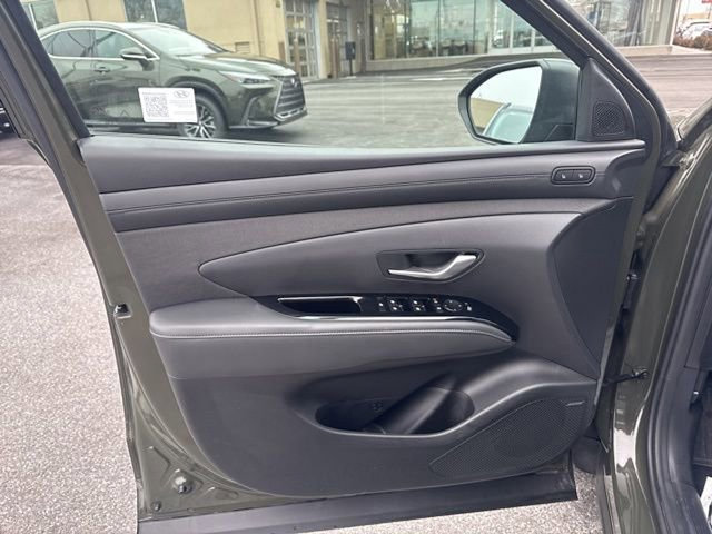 Certified 2025 Hyundai Santa Cruz Limited image 12