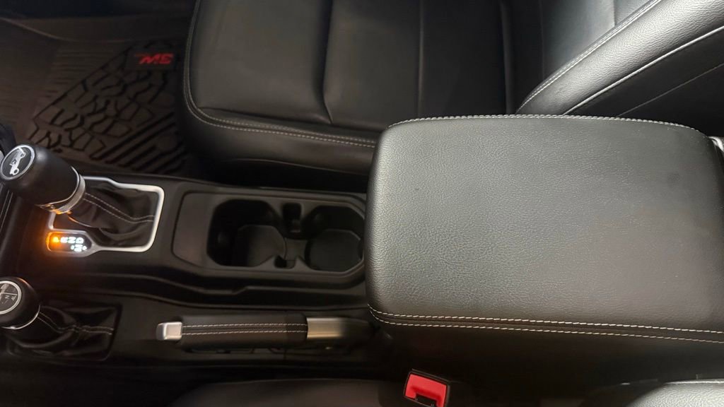 Used 2018 Jeep Wrangler Unlimited Sahara image 21