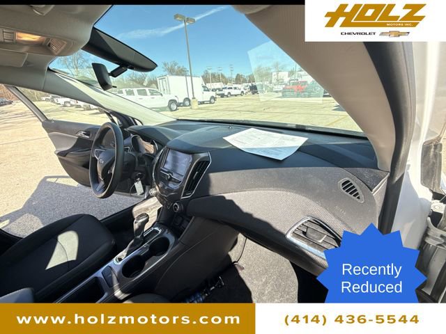 Used 2017 Chevrolet Cruze LT image 26