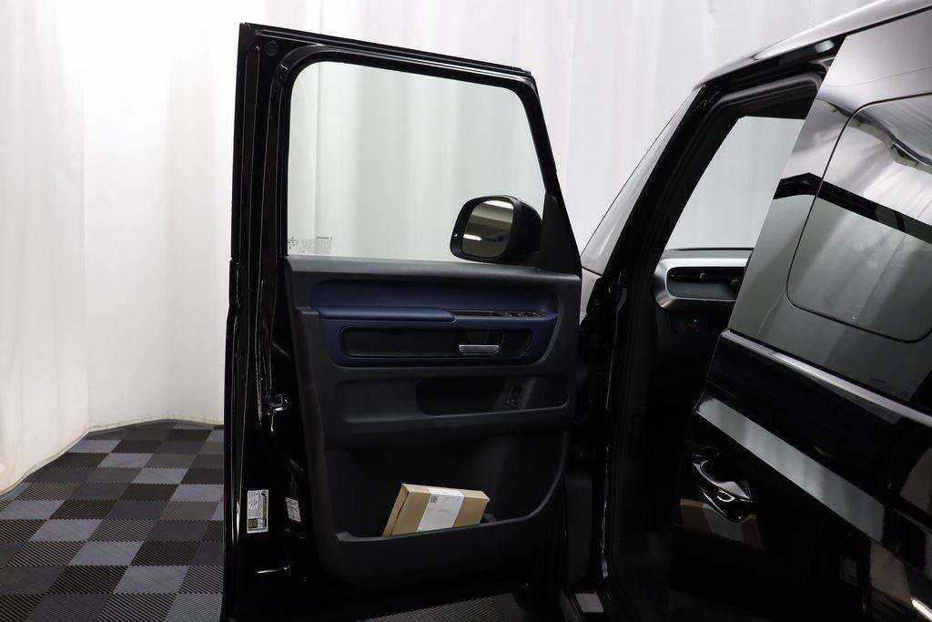 New 2025 Volkswagen ID. Buzz Pro S image 5