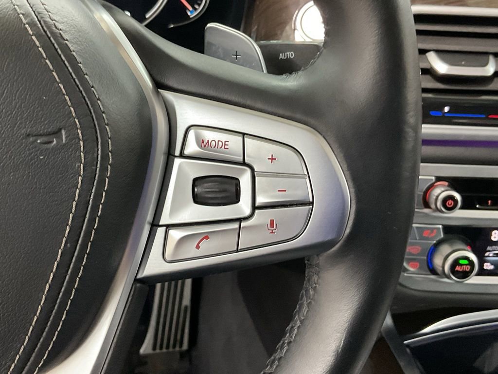 Used 2018 BMW 740i xDrive image 10