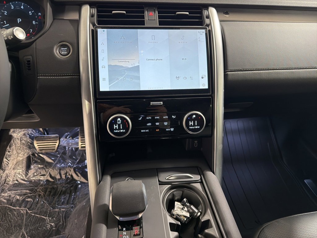 New 2026 Land Rover Discovery Dynamic SE image 15