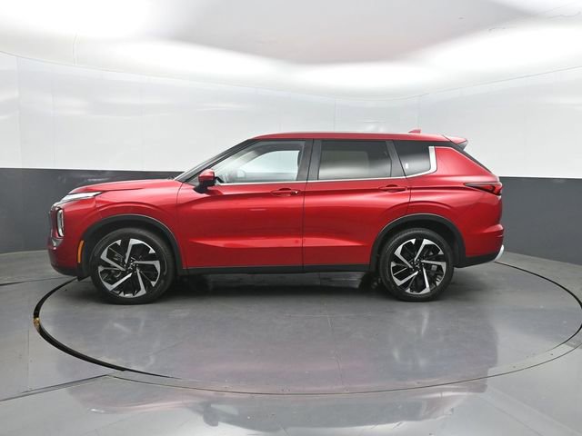 Used 2024 Mitsubishi Outlander SE FWD image 2
