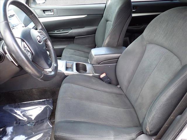 Used 2013 Subaru Outback 2.5i Premium AWD/4WD image 11