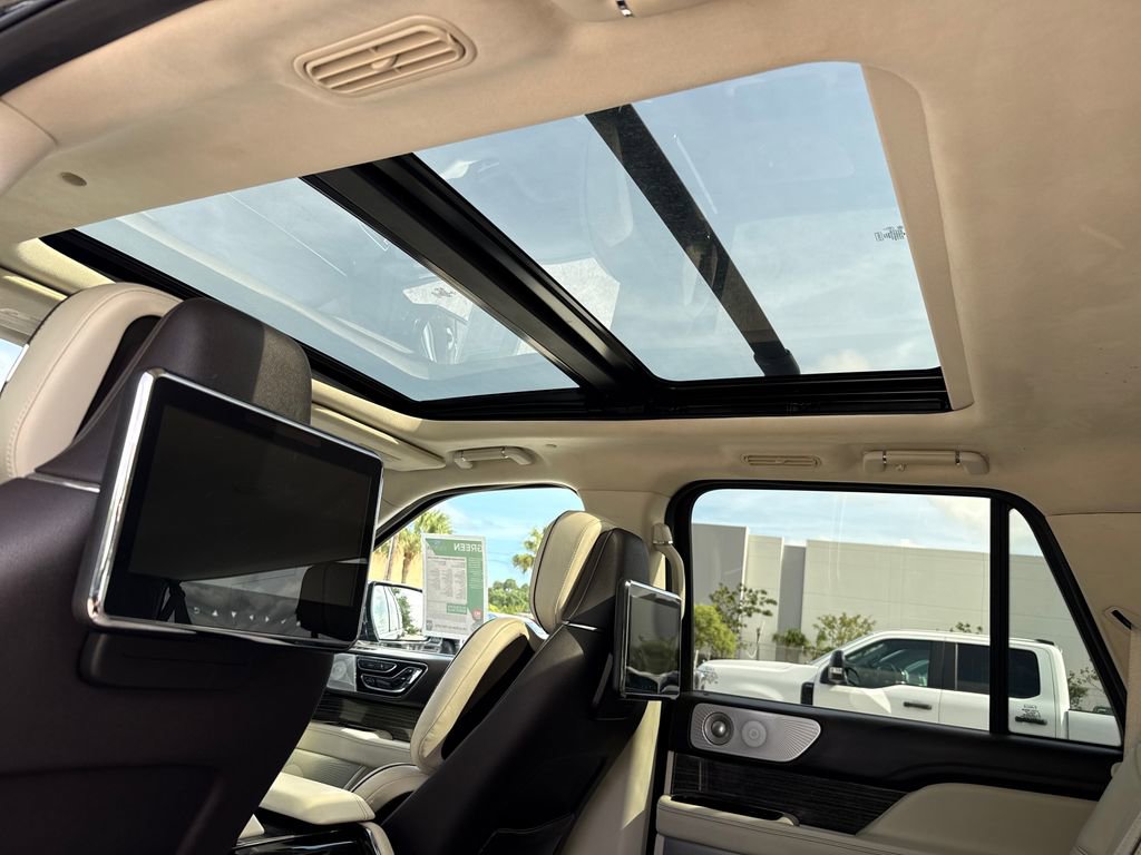 Used 2020 Lincoln Navigator L Black Label w/ Cargo Convenience Package AWD/4WD image 8